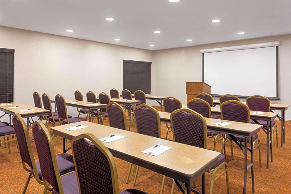 Country Inn & Suites by Radisson, Jackson-Airport, MS