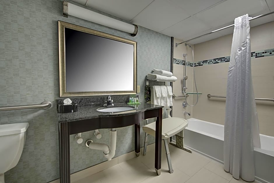 Holiday Inn Plainview-Long Island by IHG