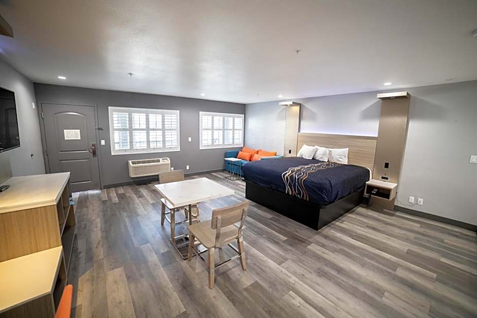 Travelodge by Wyndham Whittier