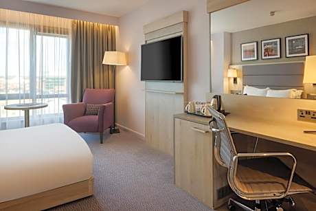 Queen Room - Accessible