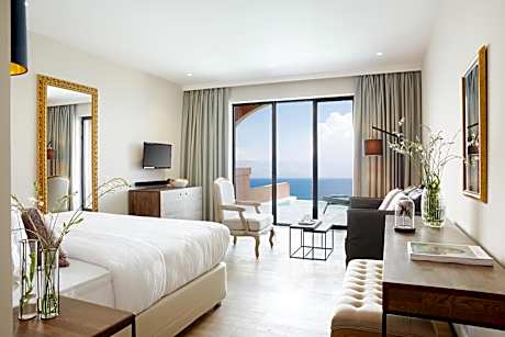 Deluxe Junior Suite with Private Pool and Sea View