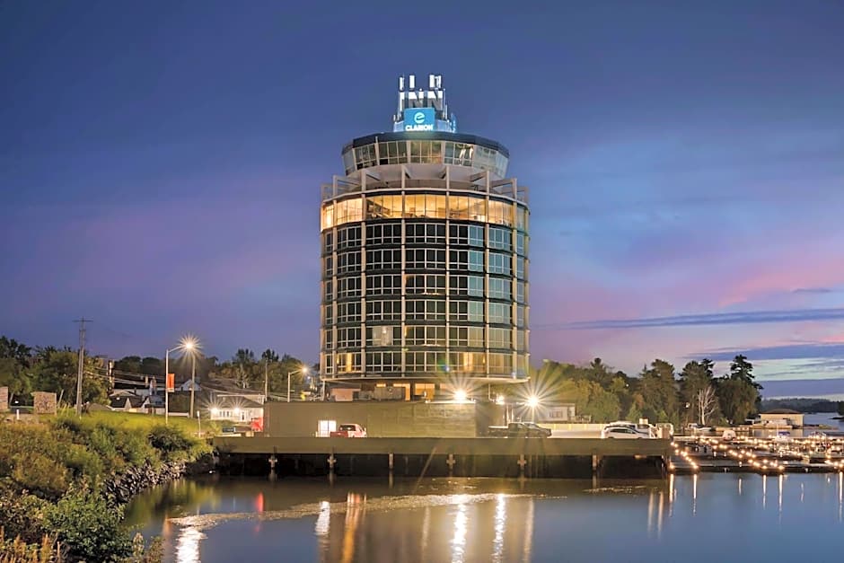 Clarion Lakeside Inn & Conference Centre