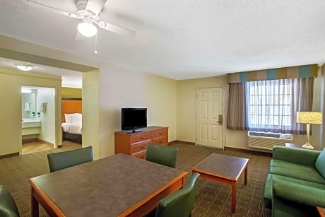 1 King Bed Deluxe Family Suite Non-Smoking