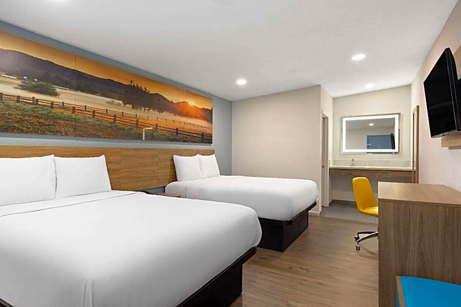 Days Inn by Wyndham Bakersfield