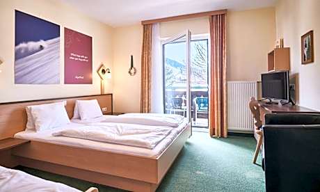 Double Room with two Extra Beds