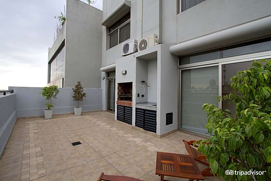 Recoleta Uriburu by Ayres