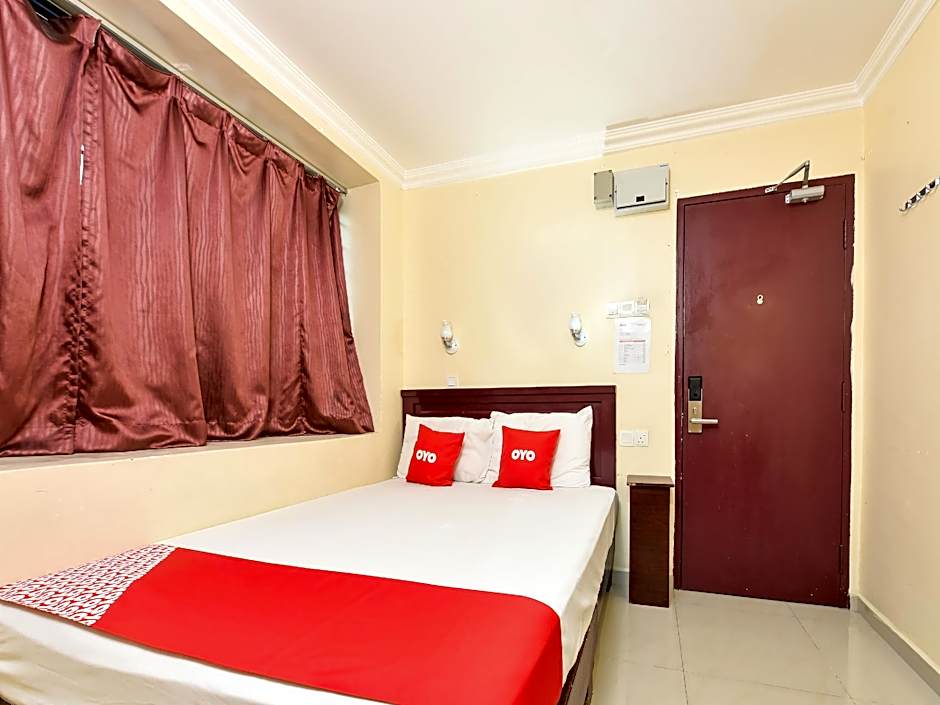Super OYO 90562 J Hotel PJ