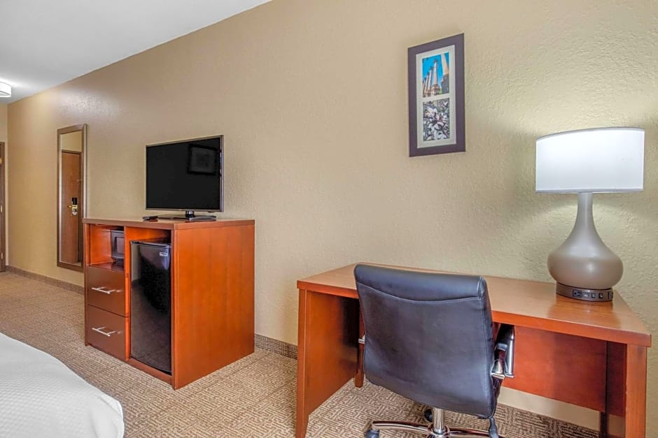 Comfort Inn & Suites Mccomb