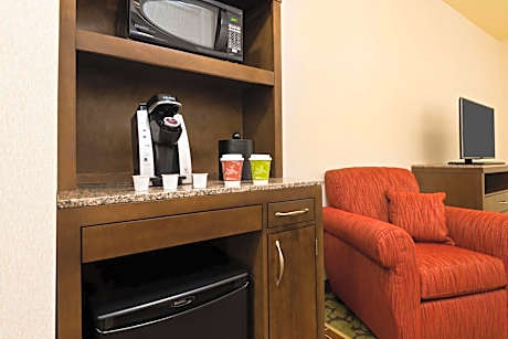 1 King 1 Bdrm Ste Hearing Accessible