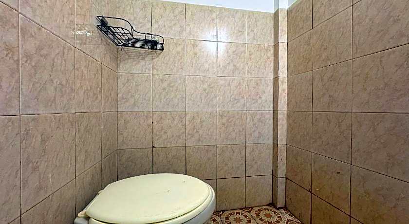 Hotel O Kost Reski 1 Near Pasar Rakyat Limbung