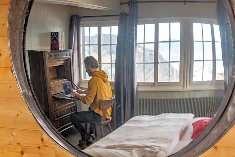 Le Coucou Hotel Restaurant & Lounge-Bar