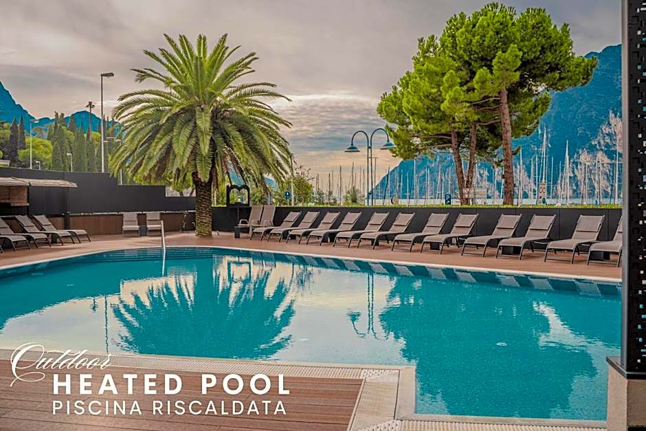 Lake Front Hotel Mirage