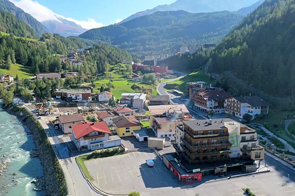 Hotel Bäckelar Wirt Superior Ötztal Inside Sommer Card Partner