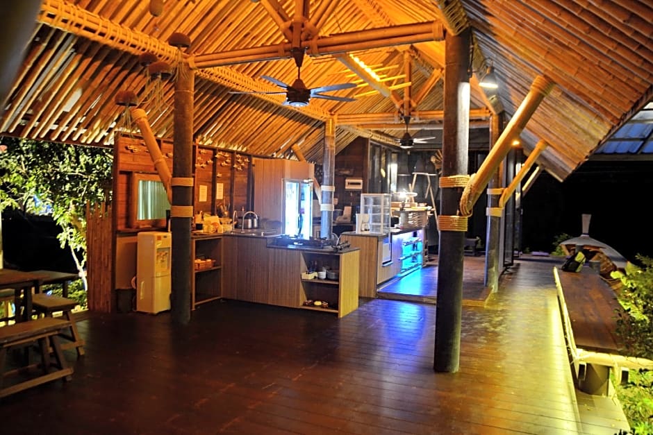 Aha Lanta Cozy Hostel