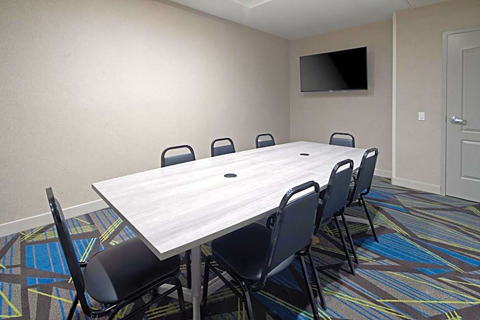 Holiday Inn Express Fresno South By IHG