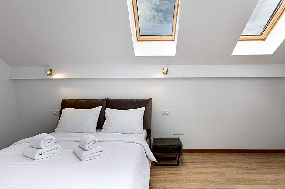 PEAK Aparthotel - Old Town - by CityHost