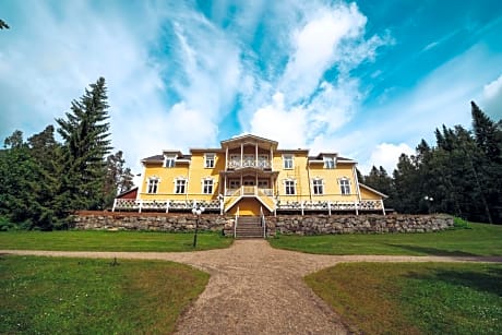 Karolineburg Manor House Hotel
