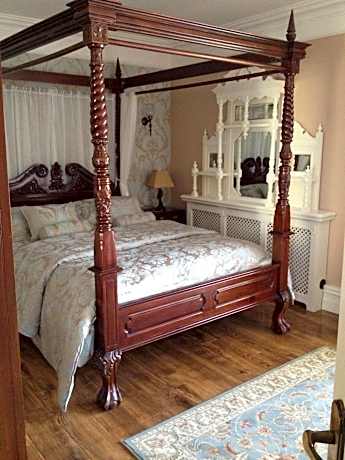 Double Room with Four Poster Bed