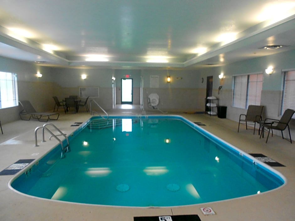 Holiday Inn Express & Suites Lancaster by IHG