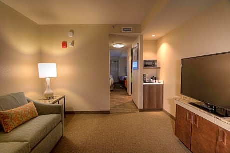 2 Queen Jr Suite Sofabed Balcony