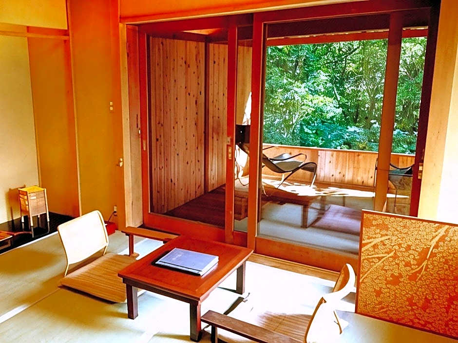Izukogen Shirogasaki Onsen Hanafubuki