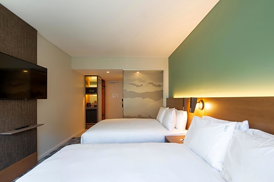 Holiday Inn Express And Suites Queenstown