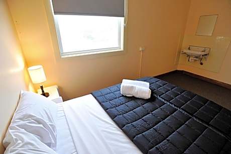 Budget Double Room with Shared Bathroom