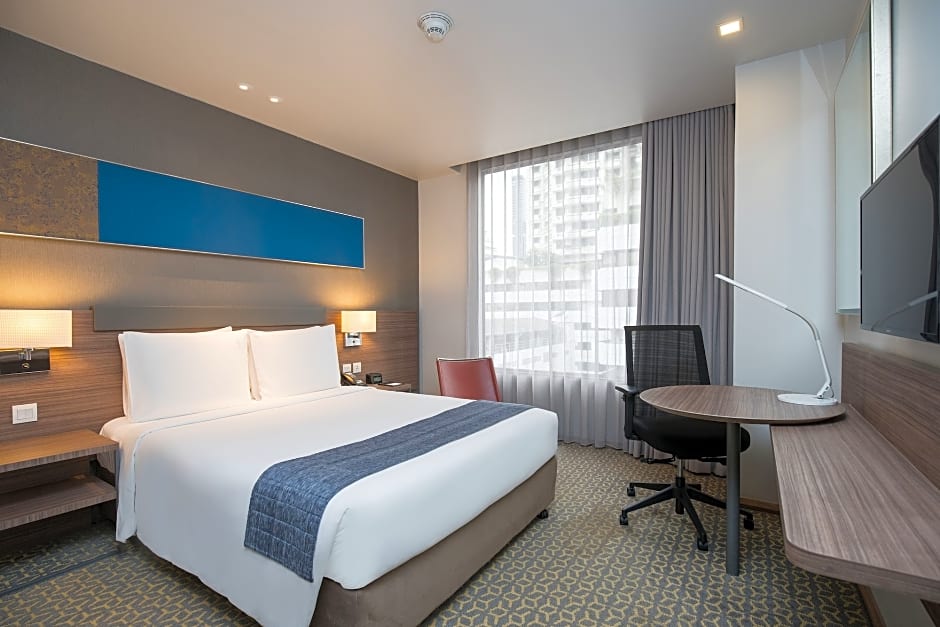 Holiday Inn Express Bangkok Sathorn Sha Plus Contact Us