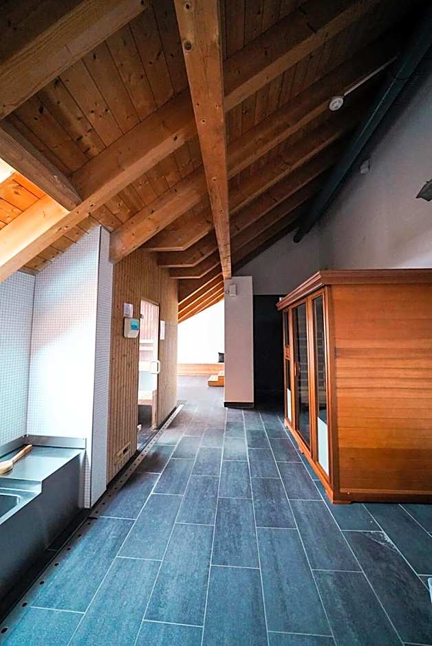 Hirschen Guesthouse - Village Hotel