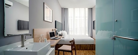 King Deluxe Non-Smoking