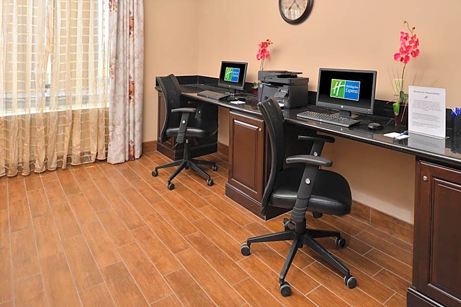Holiday Inn Express Hotel & Suites Sherman Highway 75 By IHG