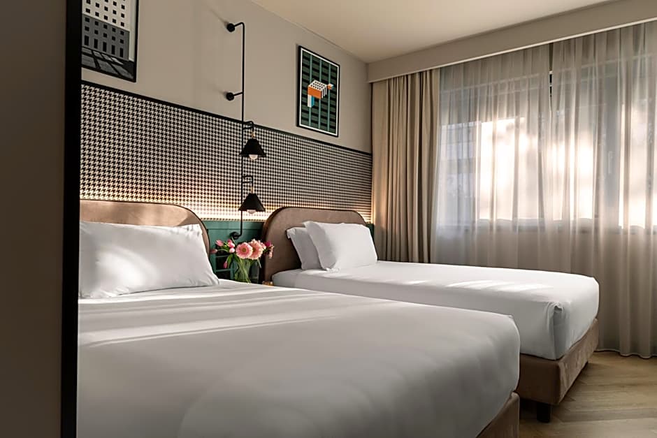 Living Place Hotel