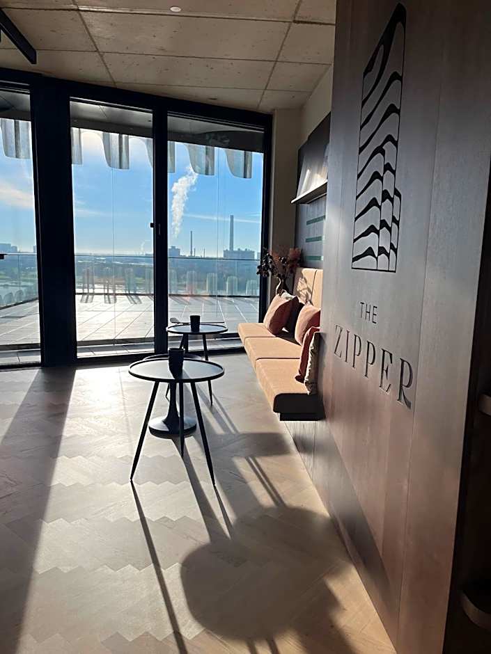 The Zipper Hotel und Apartments