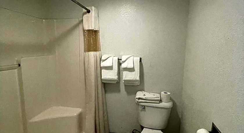 Travelodge by Wyndham Farmington Hwy 64