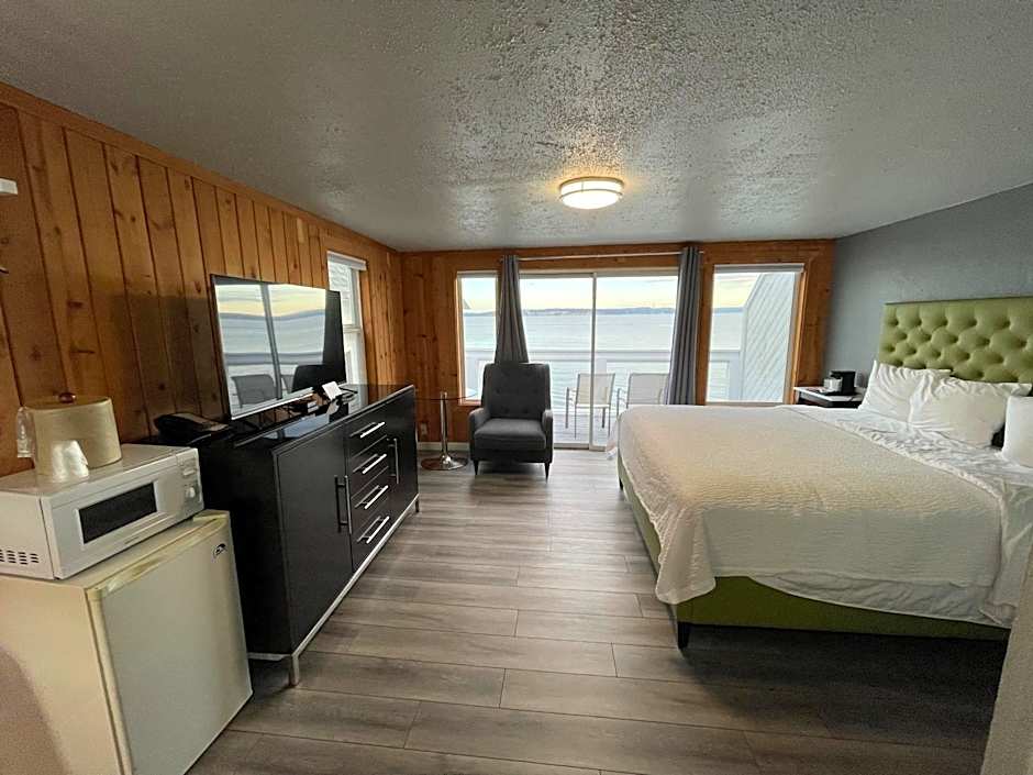 Tides Inn & Suites