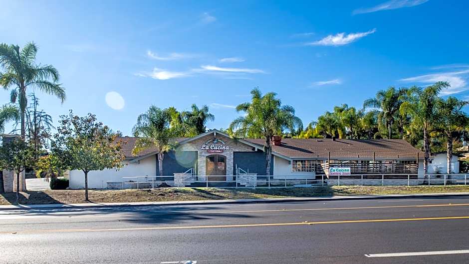 Fallbrook Country Inn