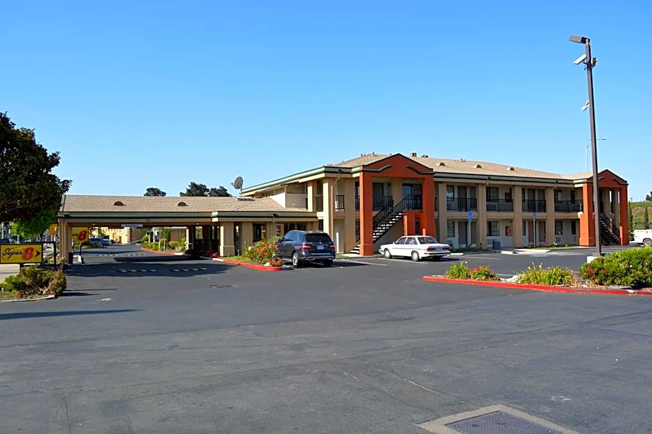 Super 8 by Wyndham Salinas