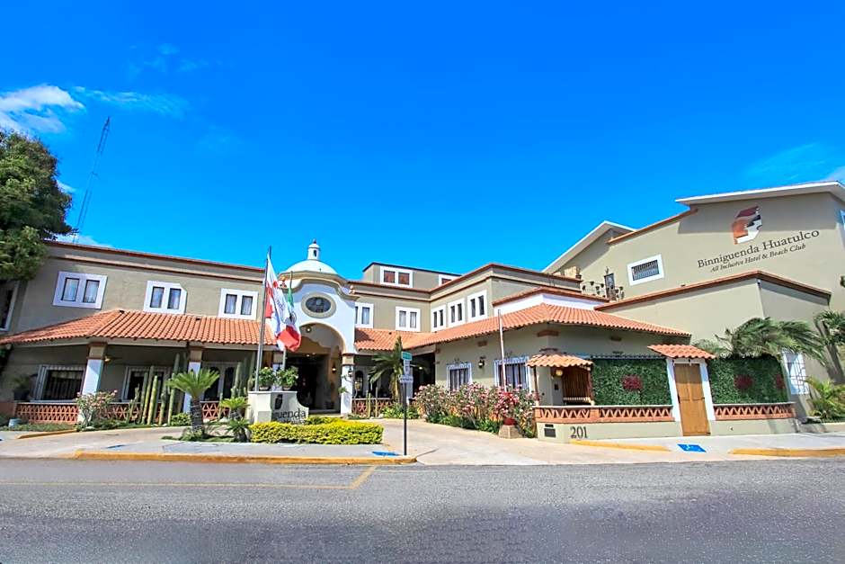 Binniguenda Huatulco & Beach Club