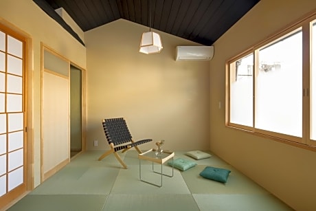 Japanese-Style Townhouse - Non-Smoking