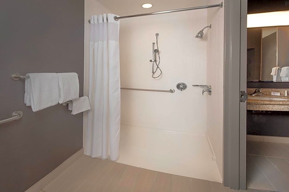Courtyard by Marriott Frederick