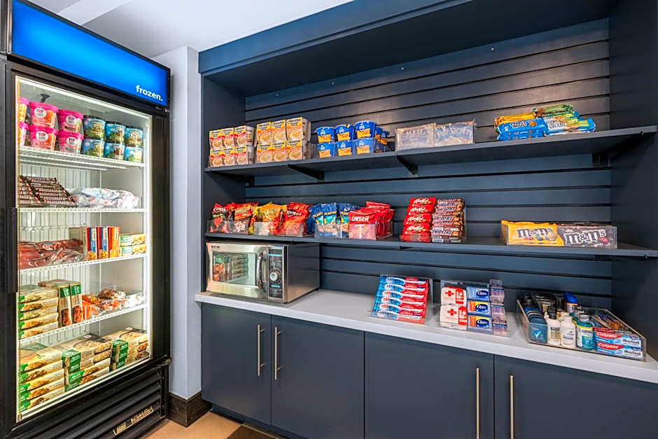 Spark by Hilton Bakersfield Central