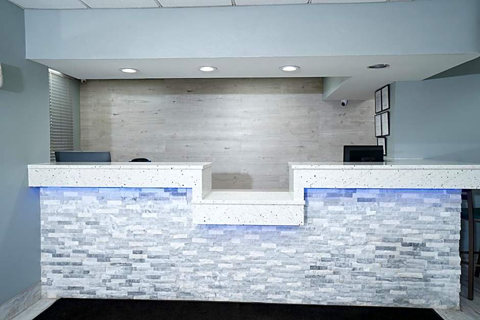 Red Carpet Inn & Suites