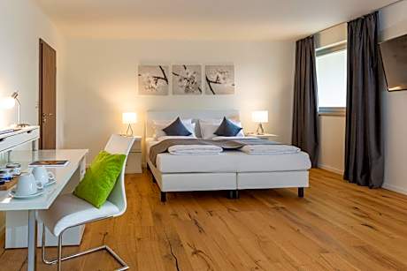 Junior Suite with Garden View