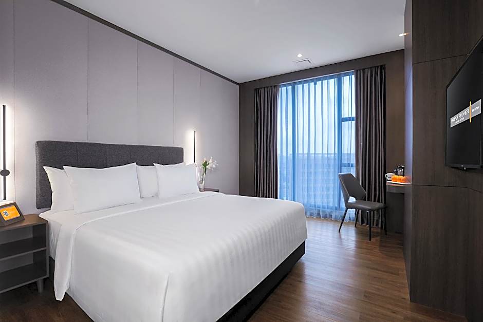 Harper Premier Nagoya Batam
