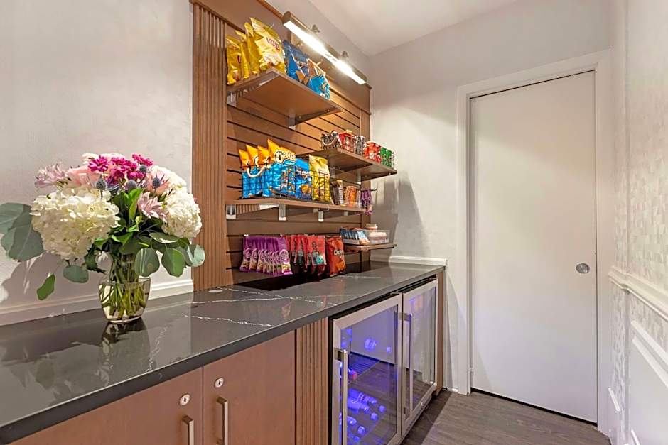 Best Western Plus Hawthorne Terrace Hotel