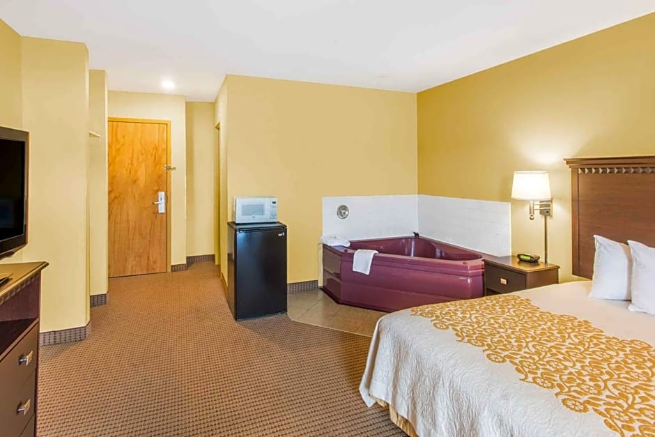 Days Inn by Wyndham Colchester Burlington
