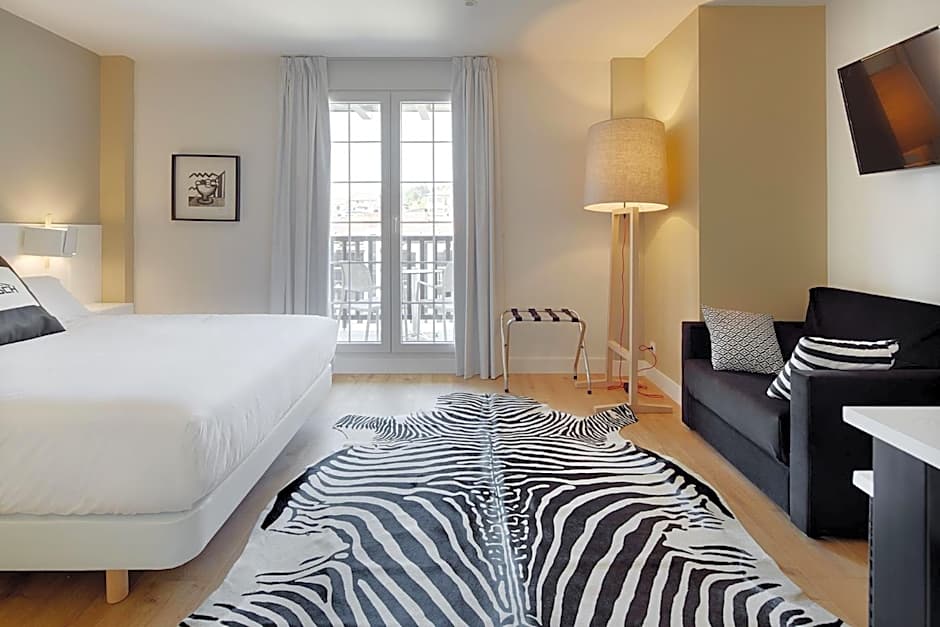 Photo 1 of 4 of Superior, Terrace
