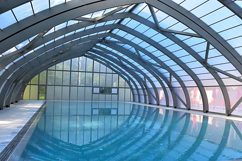 Hôtel Domaine du Lac Chambon