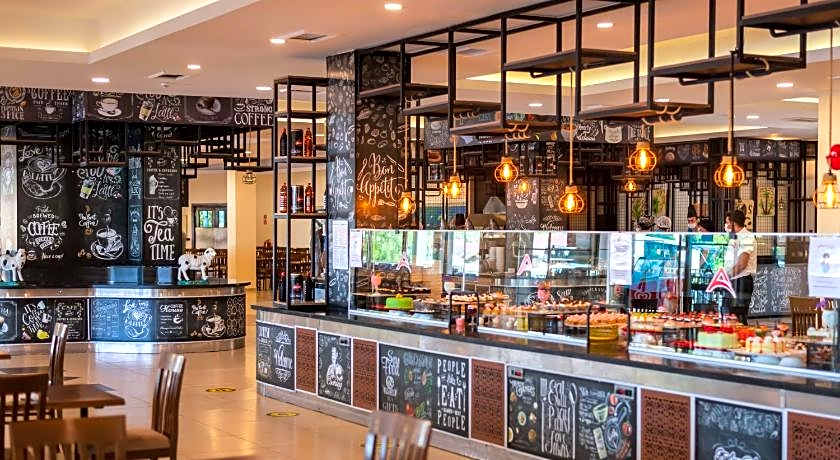 ARMAS GREEN FUGLA BEACH