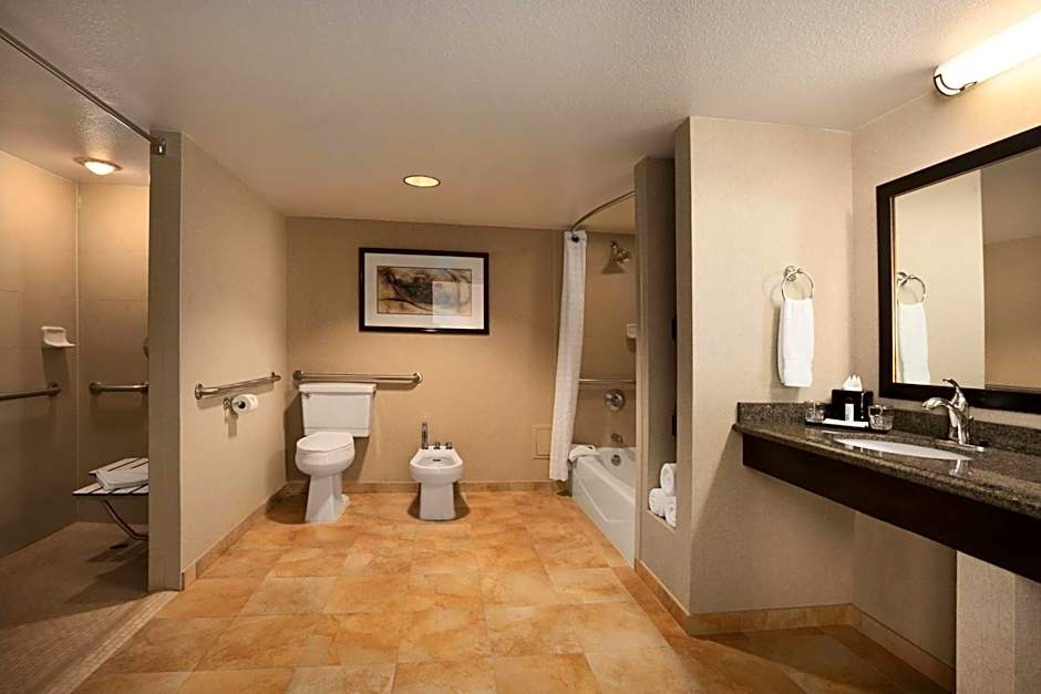 Embassy Suites By Hilton Hotel Phoenix-Tempe